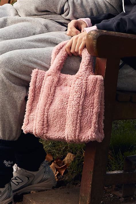 Studio And Parc스튜디오앤파르크 Uni Shearing Tote Bagpink Sivillage 에스