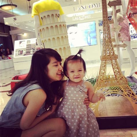 Những hot girl lấy chồng sớm và gặp sóng gió