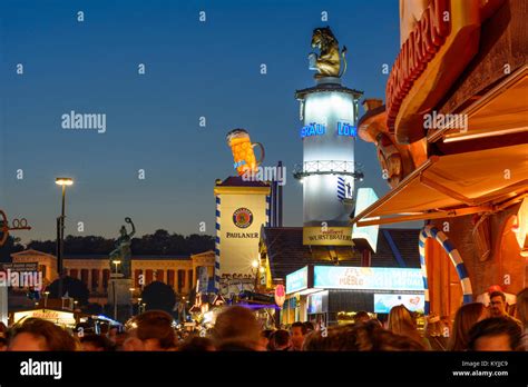 M Nchen Munich Oktoberfest Beer Festival Bavaria Statue And The Hall