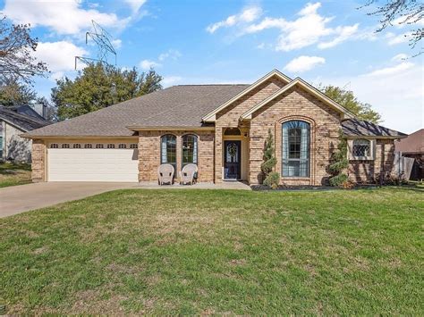 10176 Wandering Way Benbrook Tx 76126 Zillow