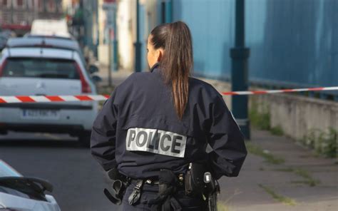 Ivre Elle Fait Tomber Son Bébé De 4 Mois Puis Frappe Une Policière