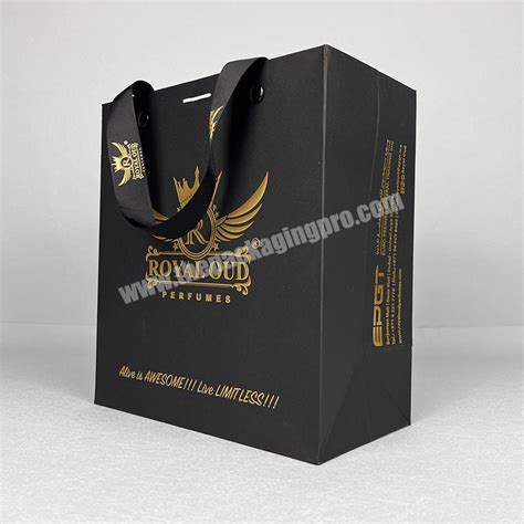 Lipack Hot Stamping Gold Foil Logo Matte Black Paper Bag Promotion Luxury Clothing Paper Bags