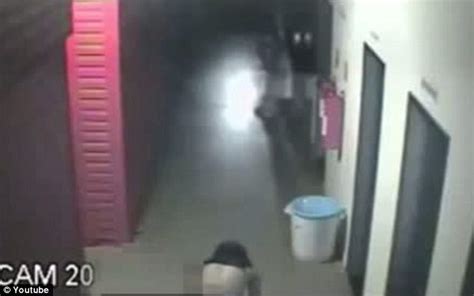 Sex For Dummies Brazilian Thief Caught Sexually Assaulting Mannequin Daily Mail Online