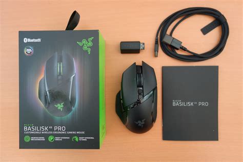 Razer Basilisk V3 Pro Review Packaging Weight Cable Feet