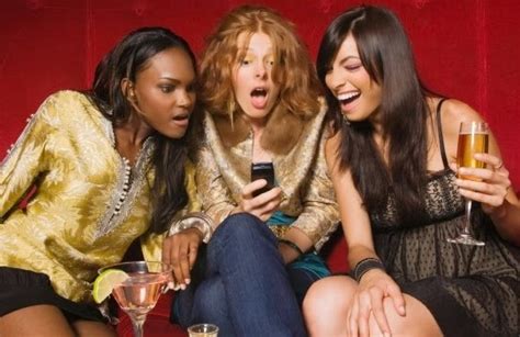 Why You Should Never Text Nude Images The Mirror Of Aphrodite