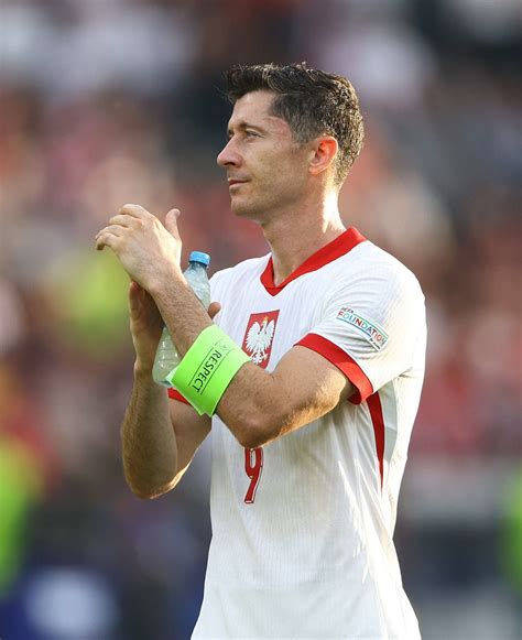 Euro Pologne Robert Lewandowski Le Cr Puscule Dune Star