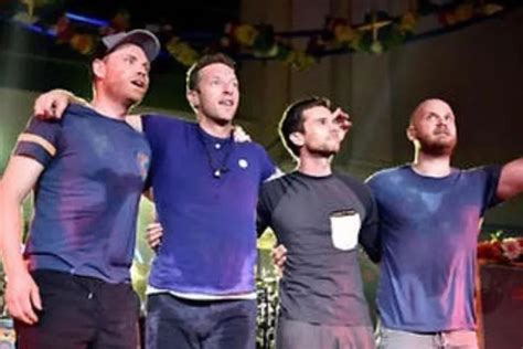 Drummer Coldplay Beberkan Alasan Kenapa Ia Dan Tim Tetap Bersama Meski