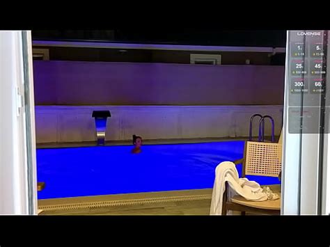 Nadar desnudo en la piscina más fría fue divertido XVIDEOS