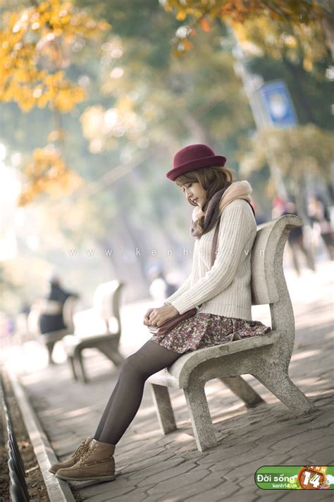 Dạo phố sớm Hà Nội se lạnh cùng hot girl Chi Pu