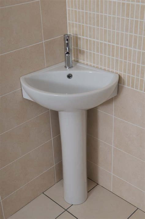 SKARA 360 CORNER BASIN & PEDESTAL | Bath Giant