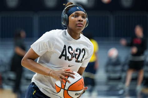 NaLyssa Smith Forgets Connecticut Sun Enmity for the Sake of Girlfriend