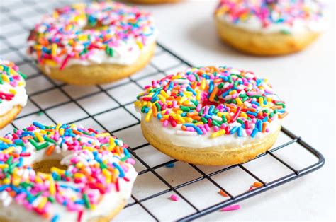 Vanilla Frosted Doughnuts With Sprinkles Low Calorie Desserts