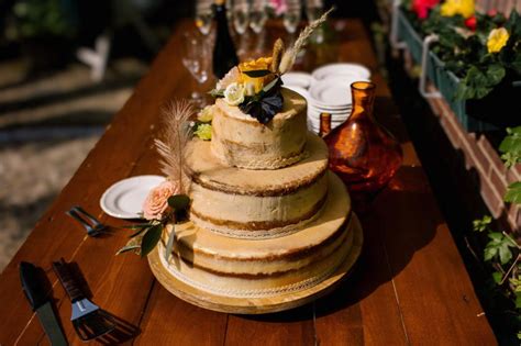 Naked Wedding Cakes That Are Natural Beauties Lovetoknow