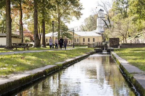 Berkeley Springs - Almost Heaven - West Virginia : Almost Heaven – West Virginia