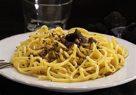 Strangozzi Al Tartufo Nero Di Norcia Gnamit Il Portale Delle Ricette