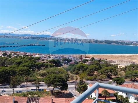 Apartamento T2 à venda em Caparica e Trafaria Almada RE MAX