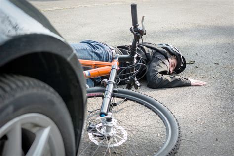 Zeugenaufruf Nach Verkehrsunfall Mit Schwerverletztem Radfahrer