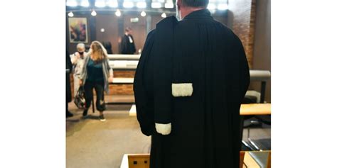 Côte Dor Justice La Fillette Baisse Le Caleçon De Son Beau Père Et