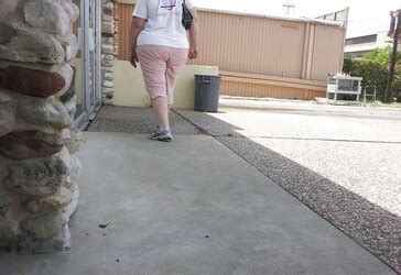 Una Abuela Gorda Con Pantalon Rosa ZB Porn