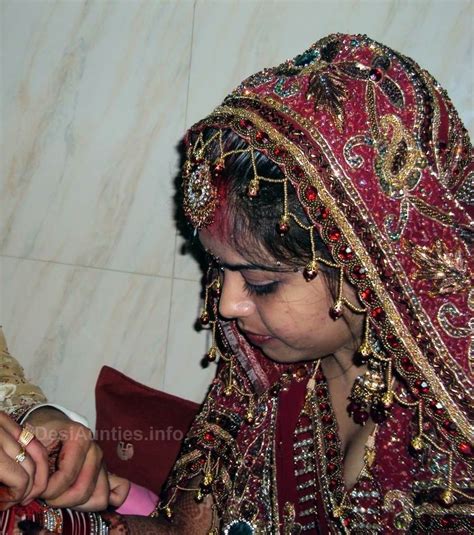 ALL COLLECTION WALLPAPERS Desi Aunty Hot Still Pictures