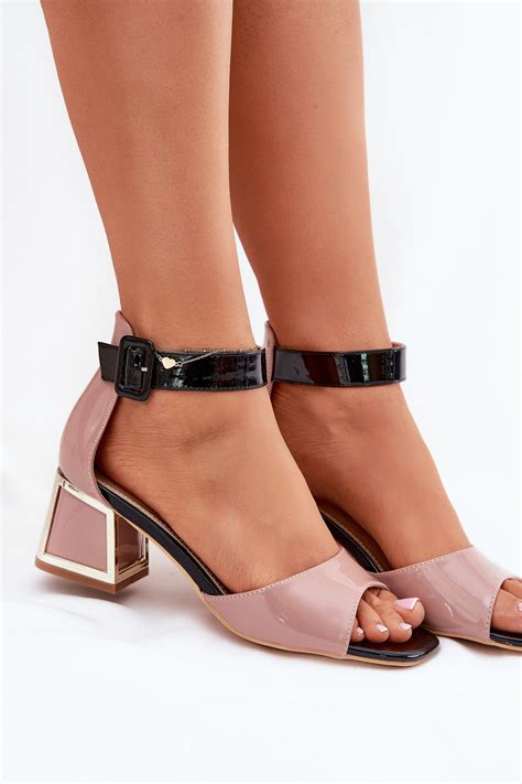 Lakuotos basutės moterims su kulniukais Nude Zennia