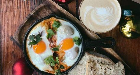 Маленькие чугунные сковородки для приготовления блюд