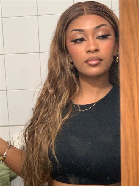 Ready To Wear Pre Cut HD Lace Closure Wig Highlight Blonde Color Body Wave Wig Ashimary Hair