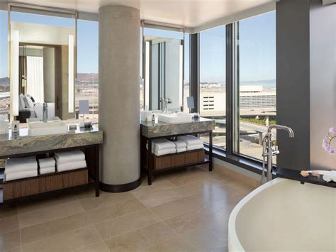 Hotel Rooms and Suites Near San Francisco Airport | Grand Hyatt at SFO