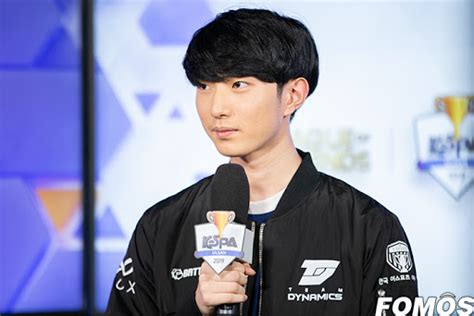 Chân dung chàng hot boy mới của LCK vừa khiến Faker ôm hận Sở hữu nụ cười làm tan chảy fan girl