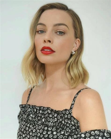 Margot Robbie Style Clothes Outfits And Fashion • Celebmafia
