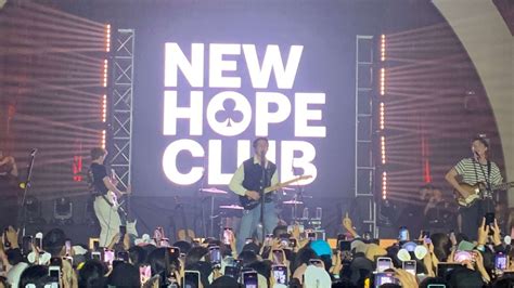 Foto Tampil Di Indonesia Begini Kemeriahan Konser New Hope Club