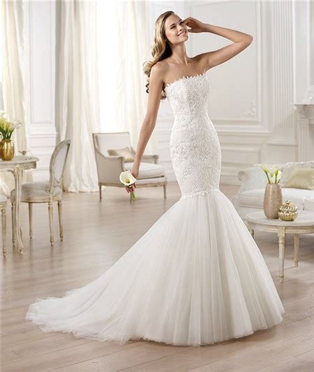 Fitted Mermaid Trumpet Strapless Tulle Lace Wedding Dress With Buttons