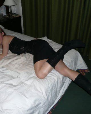 Skinny Redhead Mature Bitch Showing Her Pussy For Everyone Porn Pictures XXX Photos Sex Images