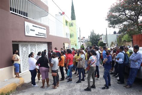 Toman Padres Y Maestros De Ayutla Oficinas De La Seg En La Capital