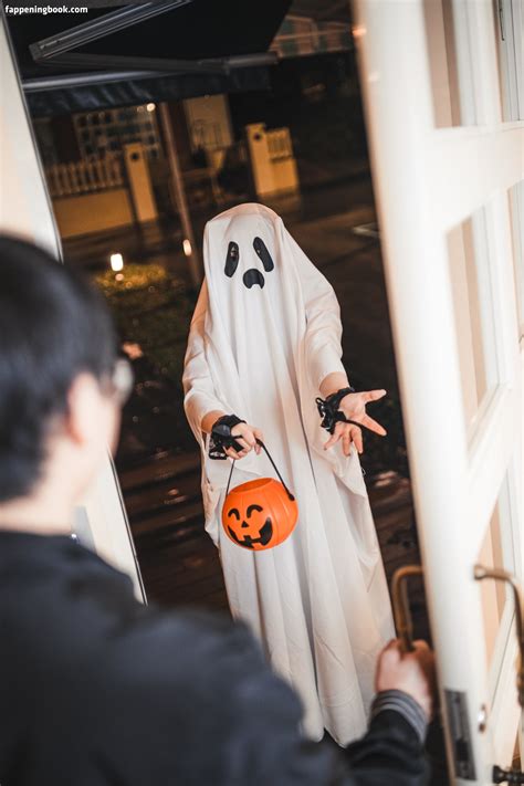 Raku Nude OnlyFans Leaks Fappening FappeningBook