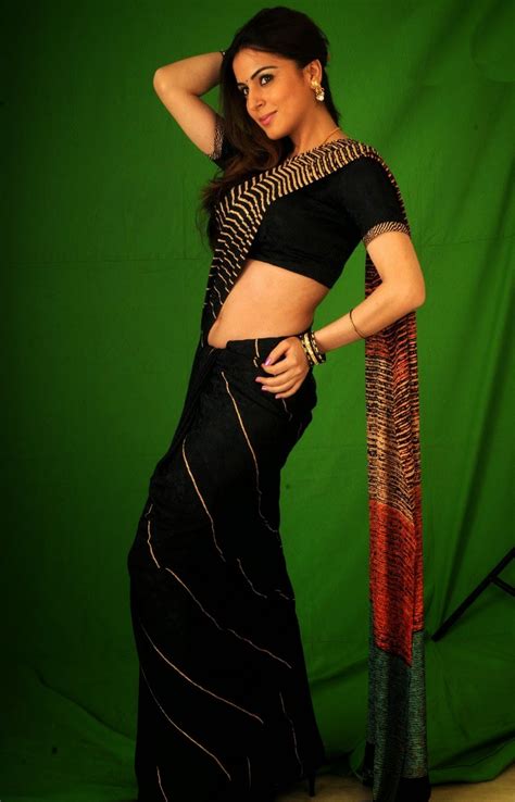 Shraddha Arya Hot Sexy Navel Show Photos In Saree Tollywood Galleries