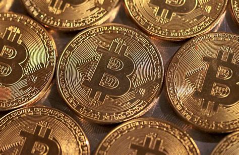 Bitcoin Kurs Stieg Zeitweise Wieder über 70 000 Dollar