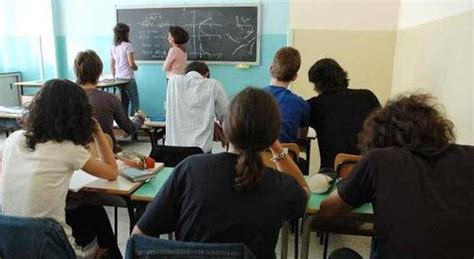 Essere gay è una malattia ma si può guarire la lezione choc di una prof di religione