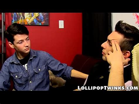 Robbie Anthony Desliza Su Gran Polla En El Ojete De Un Jovencito Flaco XVIDEOS