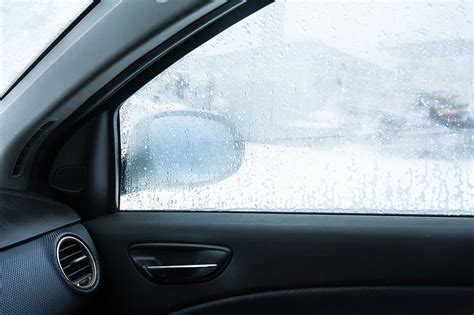 Éviter la buée sur les vitres de la voiture AMV