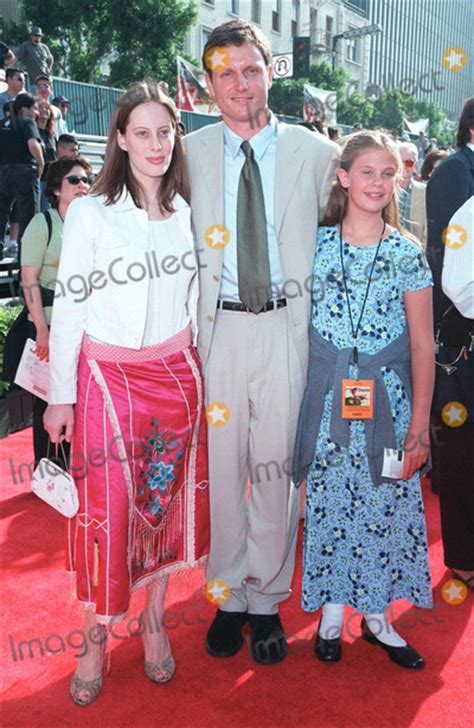 Photos and Pictures - 12JUN99: Actor TONY GOLDWYN & family at the world ...