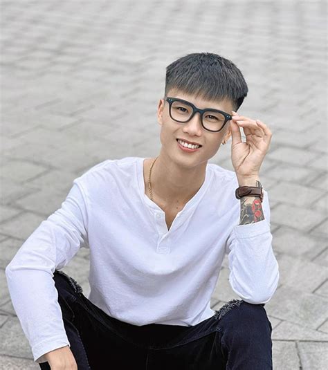 Hot TikToker Đạt Villa đặt chân đến Indonesia gặp Vidhia Khi hai ta về một nhà