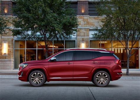 New Gmc Terrain Denali 2020 20t Awd Photos Prices And Specs In Uae