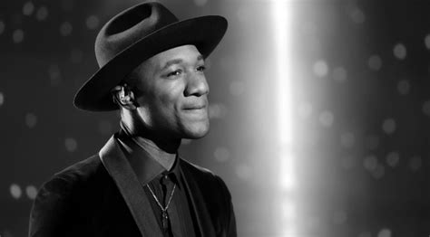 In Memory Of Avicii Watch Aloe Blacc Sing Wake Me Up” In Three