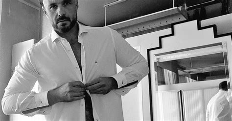 Un Gay Muy Sexy En Los Informativos