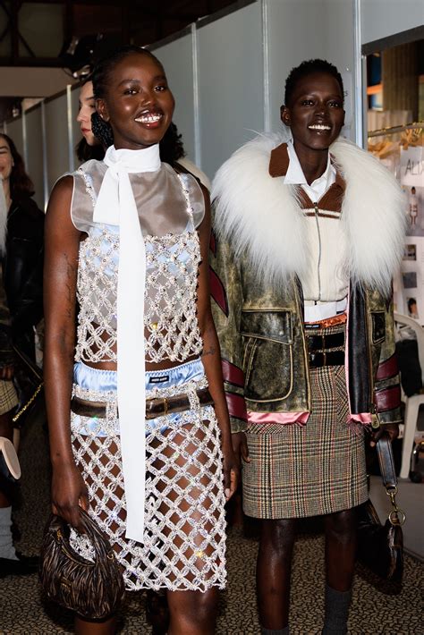 Este detalle tiene más de 4000 años y es la clave para el naked dress del verano Vogue España