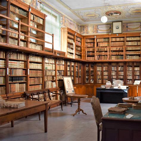 Biblioteca Antica Ex Convento Di S Francesco Pontremoli Porta Di