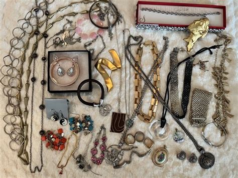 piece fashion jewelry mystery lot vintage    signed