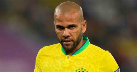 Caso Daniel Alves Jogador Pode Ter Pena Reduzida Ap S Atitude Na