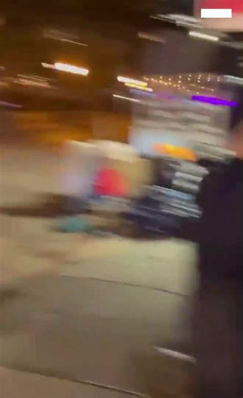 Amateur Couple Caught Having Sex In The Middle Of The Street In The City Center Cnn Amador